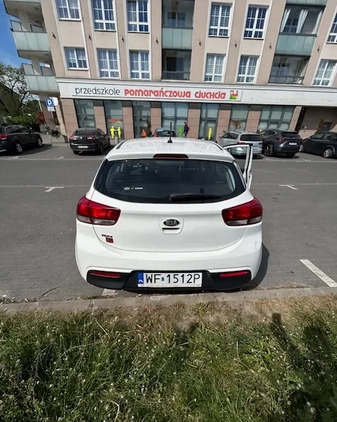 Kia Rio cena 31900 przebieg: 214000, rok produkcji 2017 z Warszawa małe 37